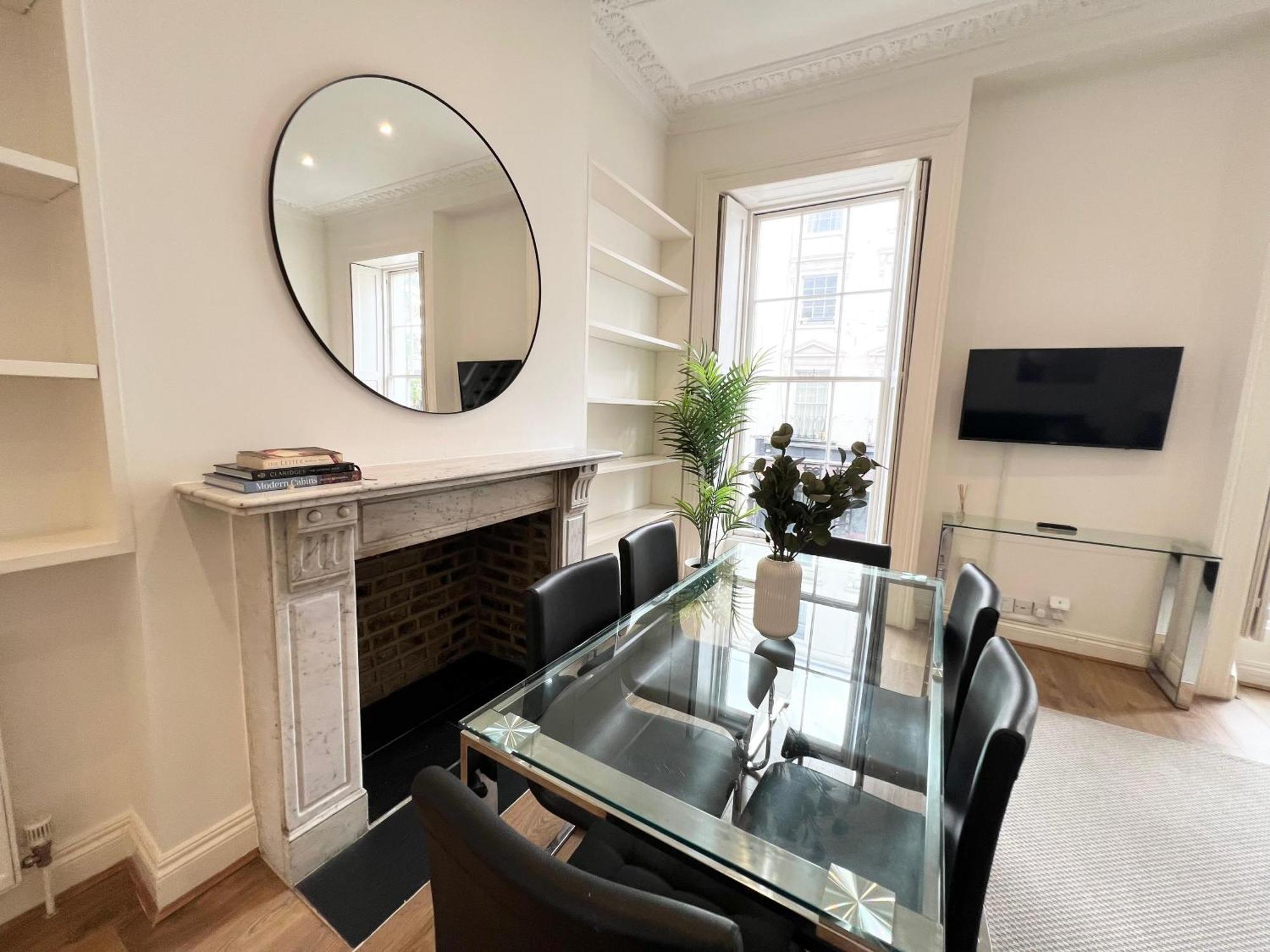 Apartment Large 3 Bed 3 Bath Apartment-
